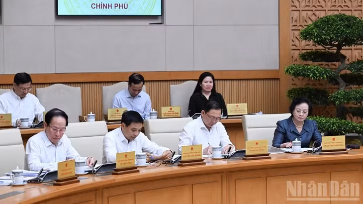 Các Phó Thủ tướng Chính phủ, đại biểu tham dự Phiên họp Chính phủ thường kỳ tháng 7. (Ảnh: Trần Hải)