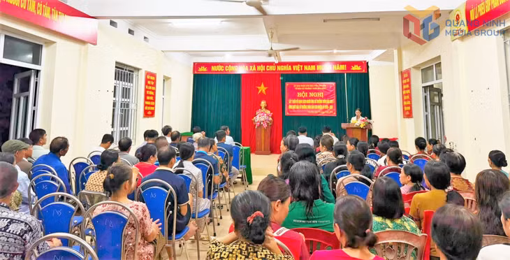 Tổ bầu cử Trưởng thôn Bản Sen tổ chức hội nghị lấy ý kiến về danh sách người ứng cử trưởng khu phố, hình thức bầu cử trưởng khu phố nhiệm kỳ 2026-2031.