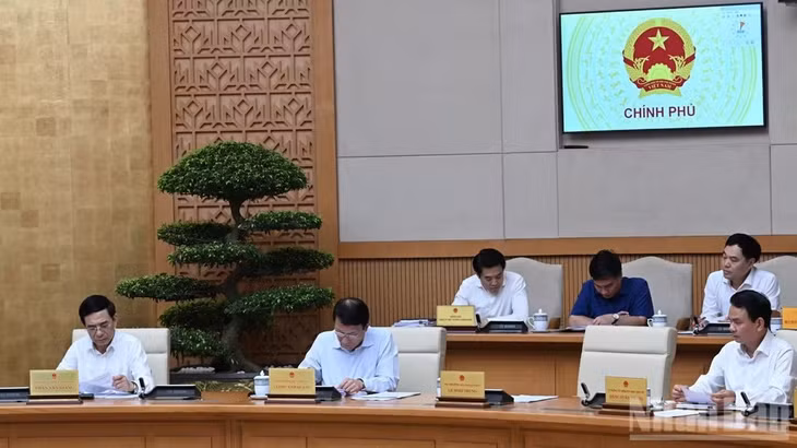 Lãnh đạo các bộ, ngành, các đại biểu tham dự Phiên họp Chính phủ thường kỳ tháng 7. (Ảnh: Trần Hải)