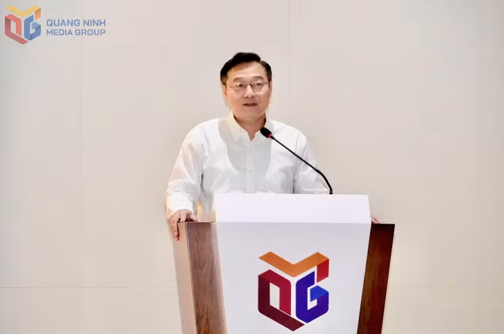 Đồng chí Nguyễn Thế Lãm, Chủ tịch Hội Nhà báo, Giám đốc Báo và PTTH Quảng Ninh phát biểu đề dẫn hội nghị.