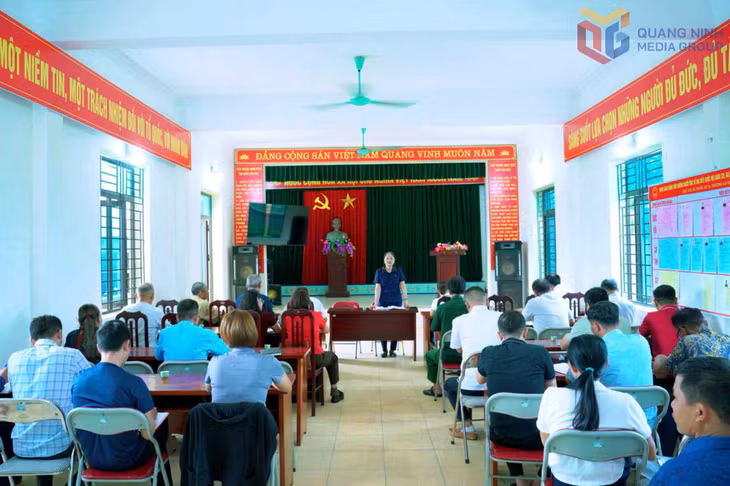 Chi bộ khu phố Trại Lốc, phường An Sinh tổ chức sinh hoạt chi bộ thường kỳ.