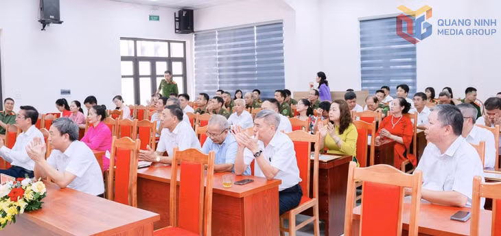 Công an phường Hà Lầm phối hợp tổ chức Hội nghị “Công an lắng nghe ý kiến nhân dân” năm 2026. Ảnh: Công an phường Hà Lầm