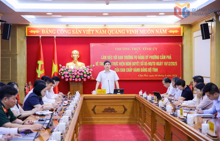 Quang cảnh buổi làm việc.