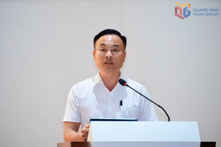 Lãnh đạo UBND xã Hoành Mô tham luận về "Nâng cao hiệu quả phối hợp giữa cấp ủy cơ sở với các cơ quan báo chí trong tuyên truyền nhiệm vụ chính trị và phản ánh thực tiễn địa phương".