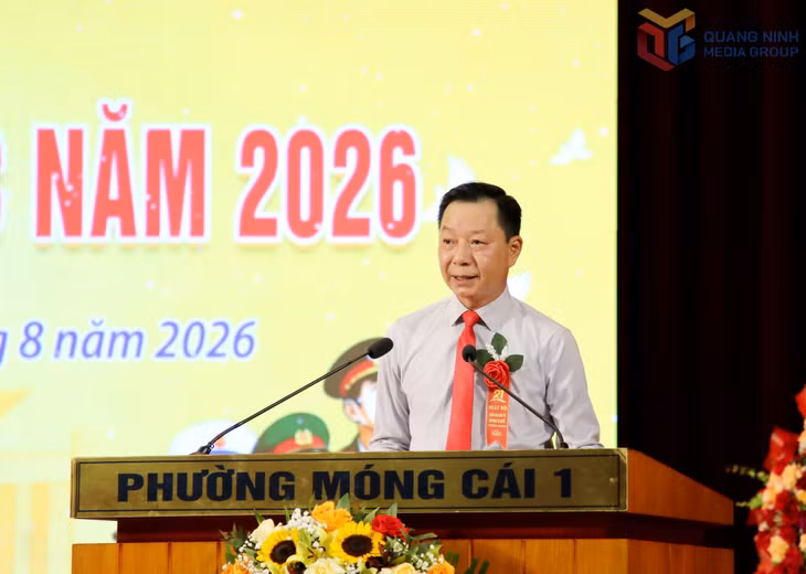 Đồng chí Lê Văn Ánh, Phó Chủ tịch UBND tỉnh, phát biểu tại Ngày hội.