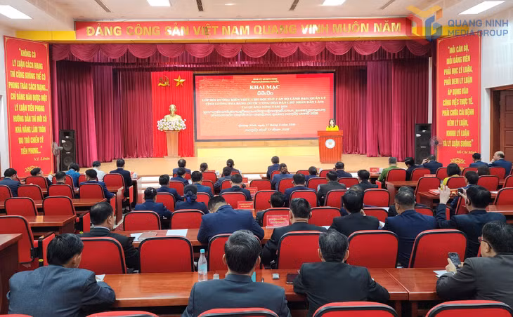 Quang cảnh Lễ khai mạc lớp bồi dưỡng.