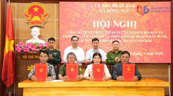 Tổ an ninh trật tự cơ sở và các thôn trên địa bàn ký cam kết địa bàn sạch ma túy