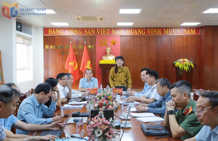 Đồng chí Nguyễn Thị Thu Hà, Phó Trưởng Đoàn ĐBQH tỉnh đánh giá cao các ý kiến trách nhiệm, tâm huyết của các đại biểu tại hội nghị.
