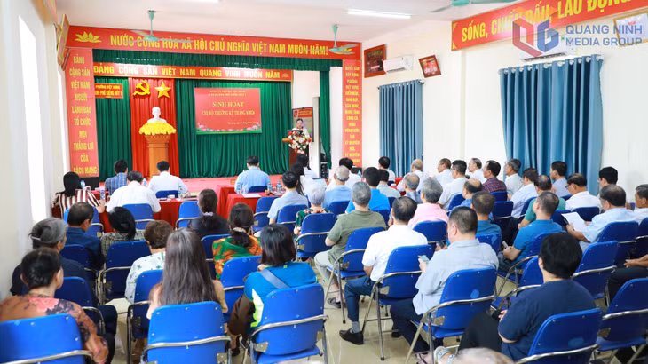 Sinh hoạt chi bộ thường kỳ tháng 8/2026 của Chi bộ khu phố Giếng Đáy 1.