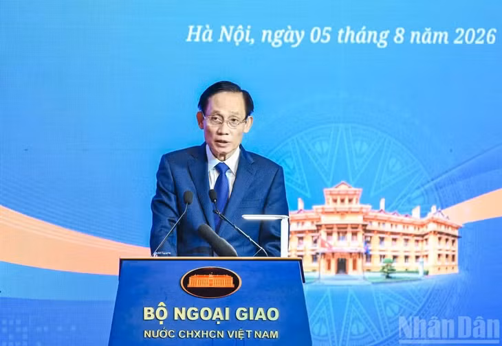 Bộ trưởng Ngoại giao Lê Hoài Trung phát biểu khai mạc tại phiên họp.