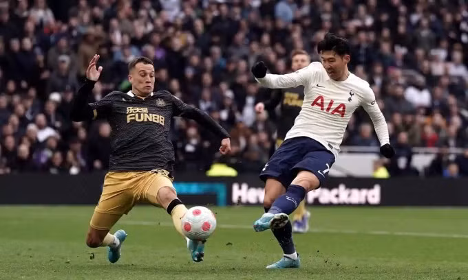 Những bàn thắng liên tiếp trong hiệp hai của Tottenham khiến Newcastle vỡ trận. Ảnh: Reuters.