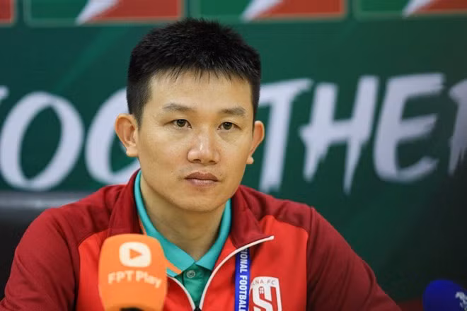 Huấn luyện viên Phan Như Thuật. Ảnh: Minh Dân