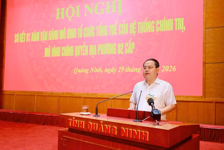 Đồng chí Quản Minh Cường, Ủy viên Trung ương Đảng, Bí thư Tỉnh ủy, Trưởng Đoàn ĐBQH tỉnh, phát biểu chỉ đạo tại hội nghị.