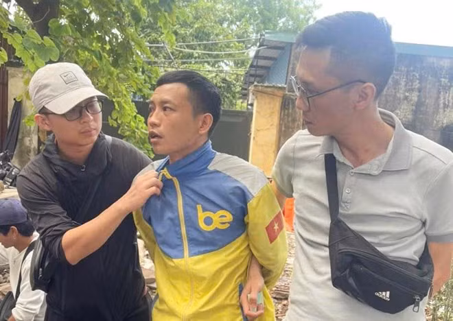 Đối tượng Nguyễn Quang Thoại sát hại vợ vì ghen tuông bị Công an bắt giữ khi đang lẩn trốn. Ảnh: Công an Tuyên Quang