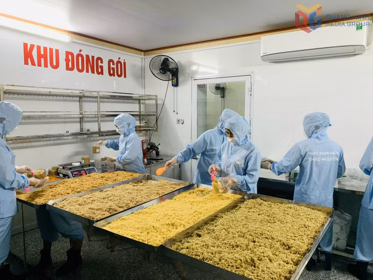 Chế biến ruốc - sản phẩm góp phần giúp chị Lê Thị Bích Thảo, Công ty TNHH Sản xuất và Thương mại Thảo Nguyên Quảng Ninh, giành giải cao tại Cuộc thi Phụ nữ khởi nghiệp năm 2023.