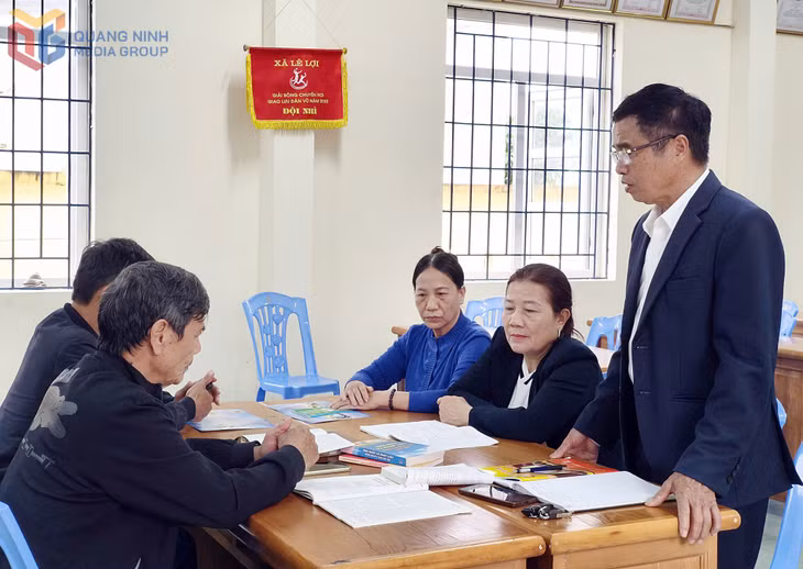 Tổ hòa giải của khu An Biên (phường Hoành Bồ) triển khai công việc trong công tác hòa giải tại địa bàn.