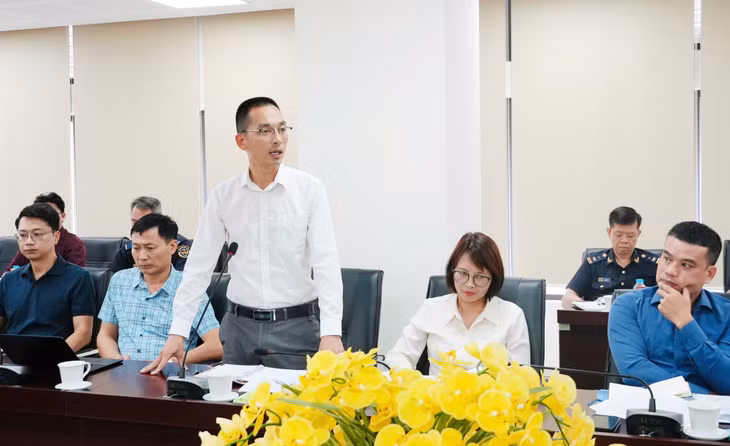 Đại diện Cảng container quốc tế Cái Lân (CICT) thông tin về những điều kiện thuận lợi, chính sách của đơn vị tới các doanh nghiệp tại hội nghị.