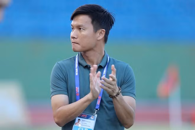 Huấn luyện viên Nguyễn Công Mạnh bất ngờ thôi dẫn dắt đội Hà Tĩnh. Ảnh: Thanh Vũ