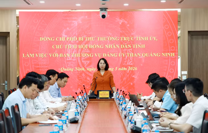 Đồng chí Trịnh Thị Minh Thanh, Phó Bí thư Thường trực Tỉnh ủy, Chủ tịch HĐND tỉnh, phát biểu kết luận. 