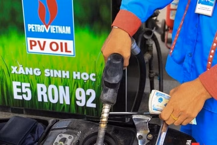 Tiếp tục bán xăng E5 đến hết năm 2030. (Ảnh minh họa: Báo Chính phủ)