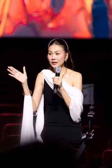 Nữ diễn viên cũng là nhà đầu tư cho dự án lần này của cô.