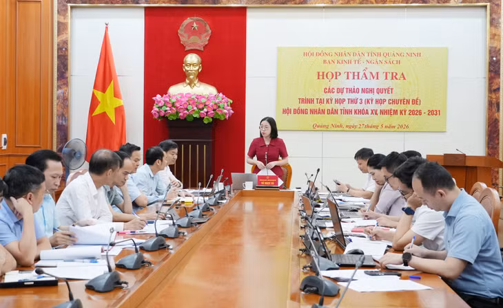 Quang cảnh cuộc họp.