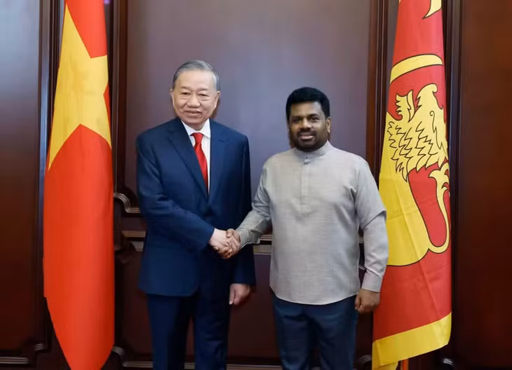 Tổng thống Sri Lanka Anura Kumara Dissanayake đón Tổng Bí thư, Chủ tịch nước Tô Lâm. (Ảnh: Thống Nhất/TTXVN)