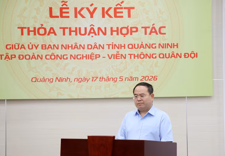 Đồng chí Quản Minh Cường, Ủy viên Trung ương Đảng, Bí thư Tỉnh ủy, Trưởng Đoàn ĐBQH tỉnh, phát biểu chỉ đạo tại buổi lễ.