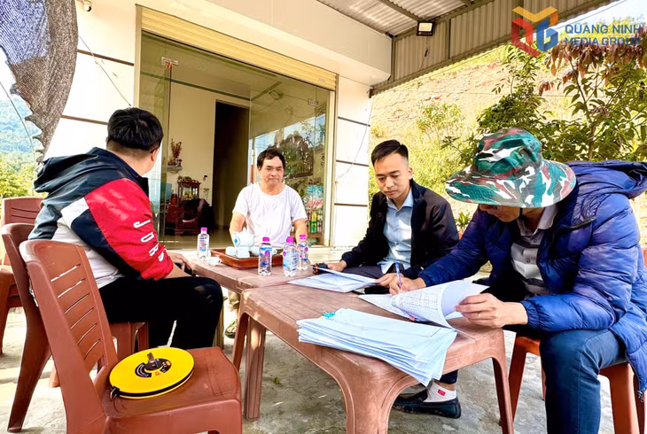 Tổ công tác GPMB xã Tiên Yên thống nhất phương án kiểm đếm với hộ dân bị ảnh hưởng bởi dự án cải tạo, nâng cấp QL18B.