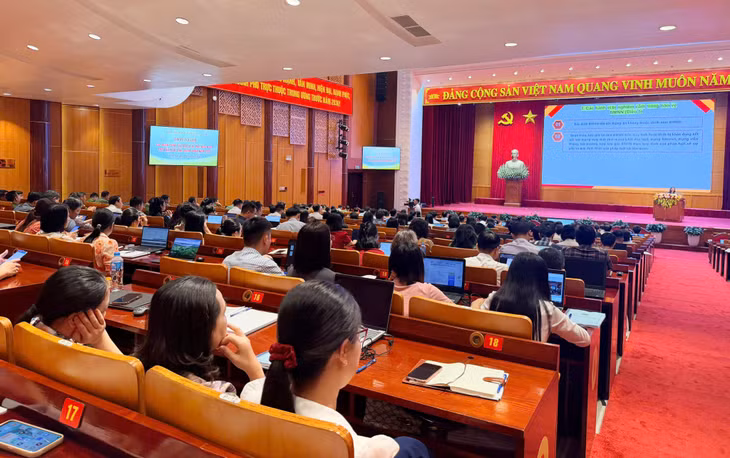 Quang cảnh hội nghị.