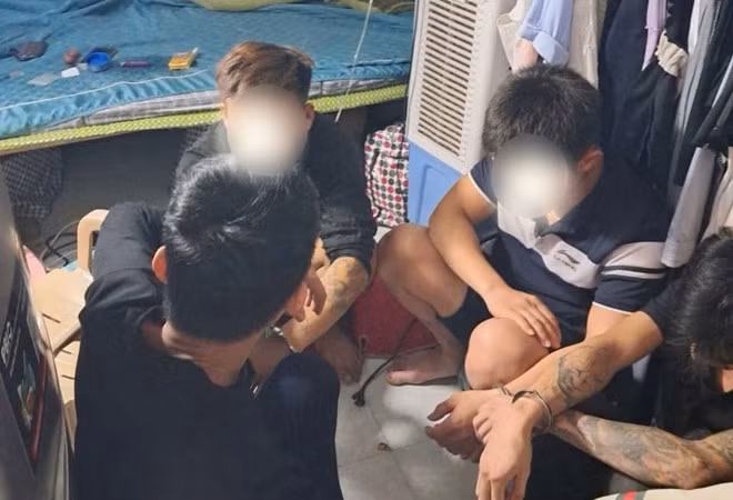 Nhóm đối tượng tổ chức sử dụng trái phép chất ma túy. Ảnh: Công an Ninh Bình