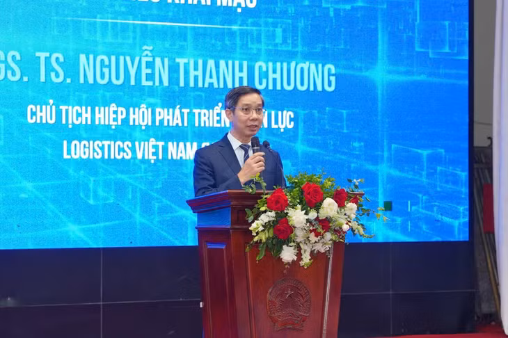 Phó Giáo sư, Tiến sĩ Nguyễn Thanh Chương – Chủ tịch Hiệp hội Phát triển nhân lực Logistics Việt Nam khẳng định, AI đang hiện diện từng ngày trong hoạt động logistics.
