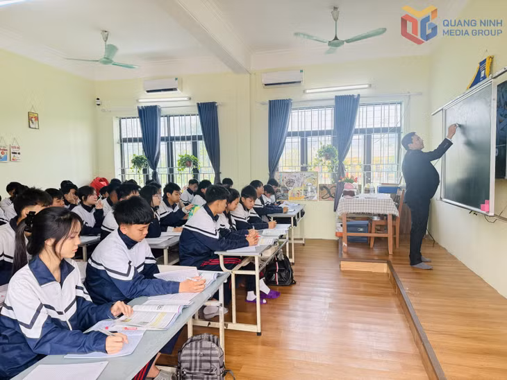 Học sinh có hộ khẩu thường trú tại xã Thống Nhất và trúng tuyển vào Trường THPT Thống Nhất theo chỉ tiêu tuyển sinh hằng năm sẽ được hỗ trợ học phí.