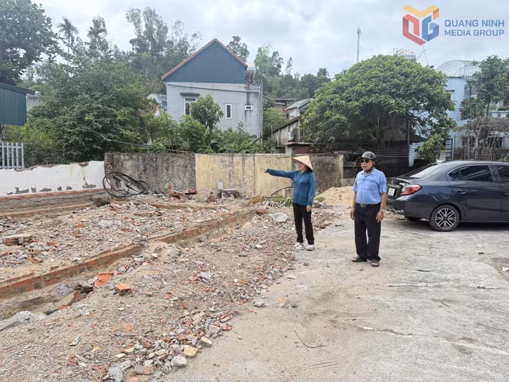 Cử tri tổ 6, khu Hà Khánh 1 (phường Cao Xanh) kiến nghị địa phương quan tâm cải tạo khu đất nhà văn hoá cũ thành khu vui chơi cho nhân dân.