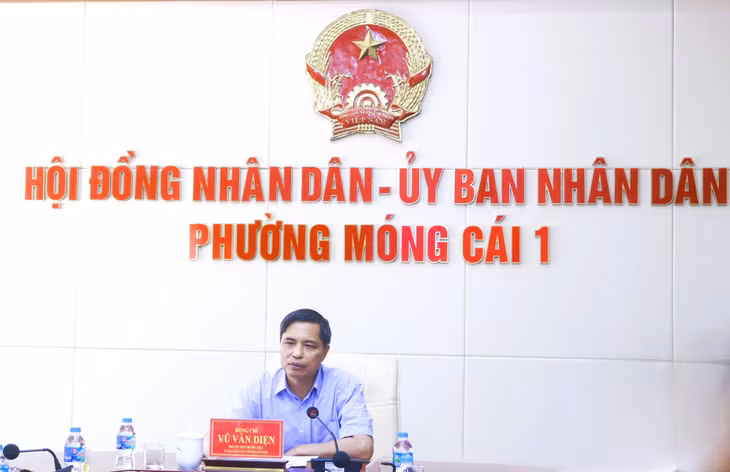 Đồng chí Vũ Văn Diện, Ủy viên Ban Thường vụ Tỉnh ủy, Phó Chủ tịch Thường trực UBND tỉnh Quảng Ninh chủ trì cuộc họp.