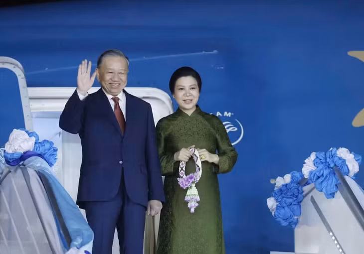 Tổng Bí thư, Chủ tịch nước Tô Lâm và Phu nhân rời Bangkok, lên đường thăm cấp Nhà nước tới Singapore. (Ảnh: TTXVN)