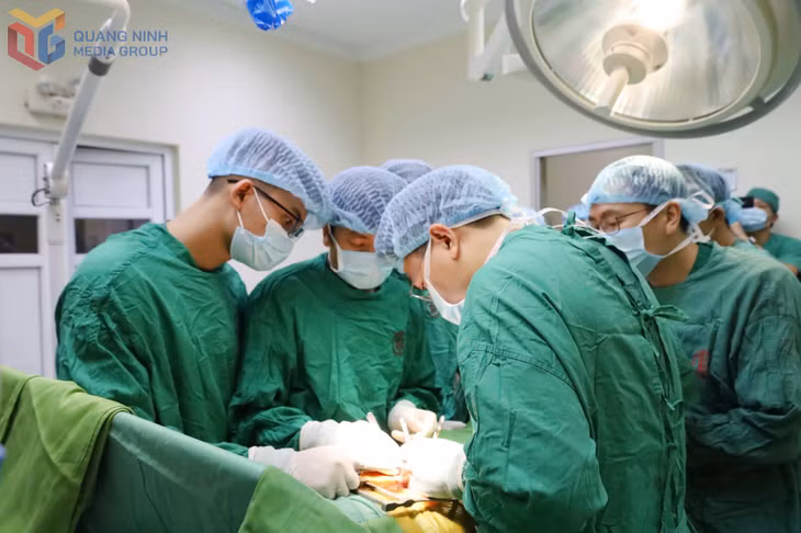 Ca ghép thận cho người bệnh tại Bệnh viện Việt Nam - Thụy Điển Uông Bí.