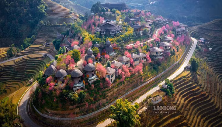 Khu nghỉ dưỡng để lại dấu ấn kiến trúc lấy cảm hứng từ ruộng bậc thang Tây Bắc. Ảnh: Bảo Nguyên