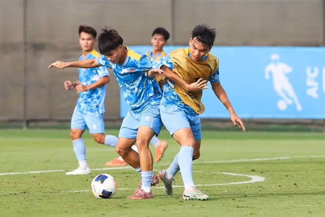 U17 Việt Nam tích cực tập luyện hướng tới trận gặp U17 Hàn Quốc tại vòng chung kết U17 châu Á 2026. Ảnh: VFF