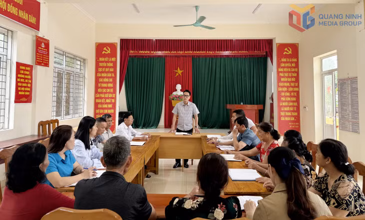 MTTQ xã Hải Hòa họp thông tin người dân xóm 3 tình hình triển khai các công trình, dự án trên địa bàn.