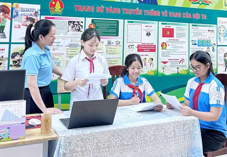 Cô Nguyễn Thị Môn...