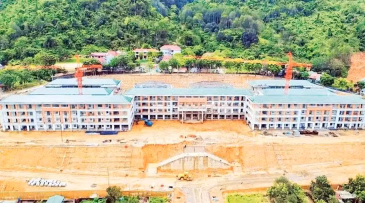 Gấp rút hoàn thiện dự án Trường Phổ thông nội trú liên cấp Tiểu học và Trung học cơ sở xã Phong Thổ, tỉnh Lai Châu. (Ảnh: TTXVN)