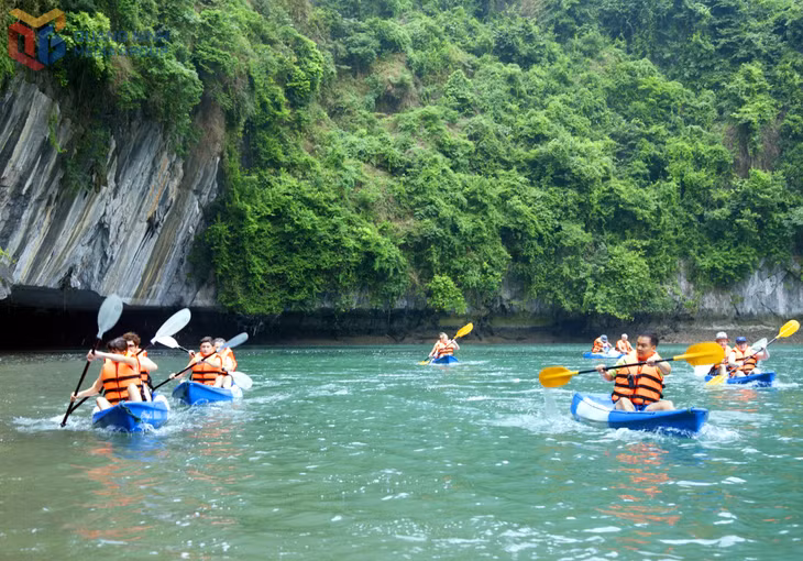 Cùng nhiều điểm khác, hồ Ba Hầm trở thành điểm tham quan, trải nghiệm được du khách yêu thích bởi cảnh quan và giá trị đa dạng sinh học.