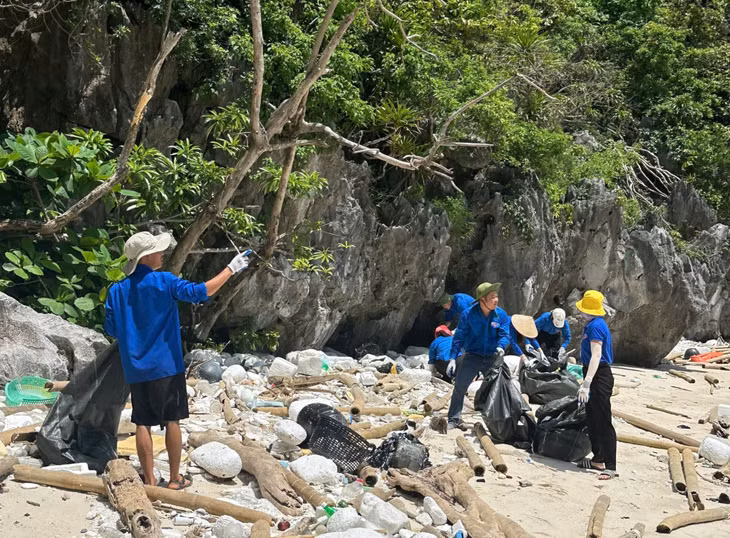 Trên 30 ĐVTN của 2 đơn vị tham gia chương trình.