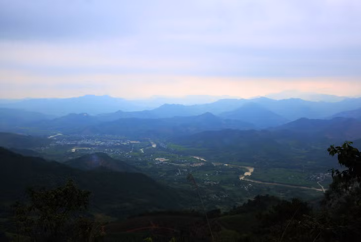 ... cũng như chiêm ngưỡng toàn cảnh vẻ đẹp vùng biên giới kỳ vĩ.