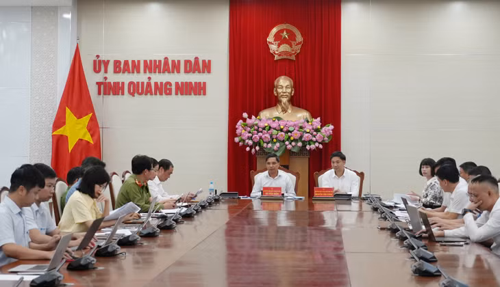 Quang cảnh cuộc họp.