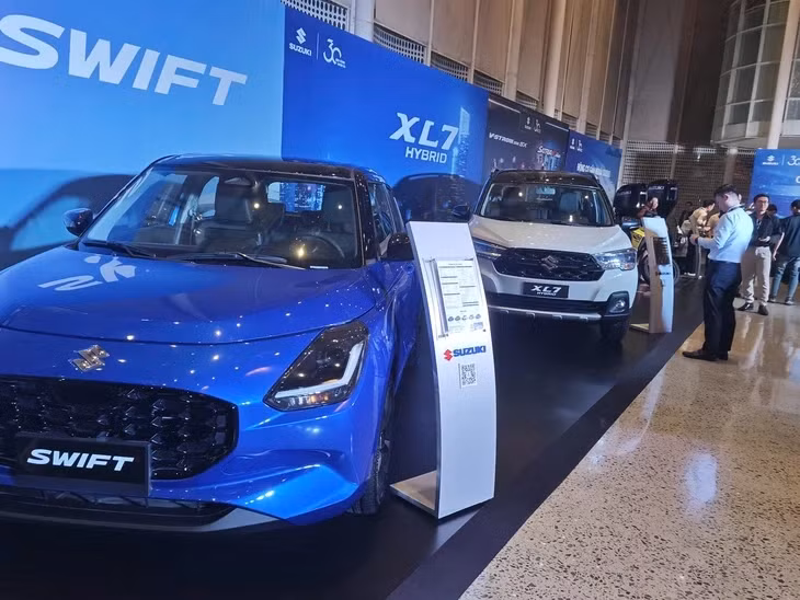 Nhiều mẫu xe trên thị trường giảm giá hàng chục đến hàng trăm triệu đồng, nhằm xả hàng tồn kho và kích thích nhu cầu mua sắm của người tiêu dùng - Ảnh: CÔNG TRUNG