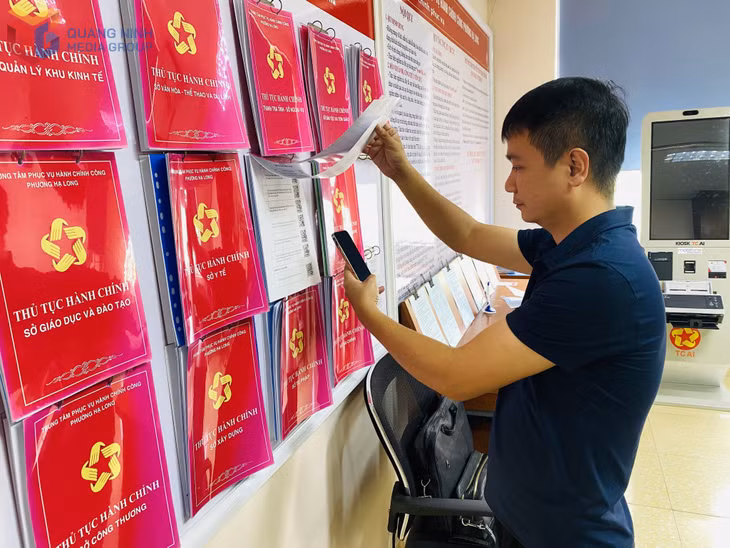 TTHC được phường Hạ Long gắn mã QR tạo điều kiện thuận lợi cho người dân tra cứu.