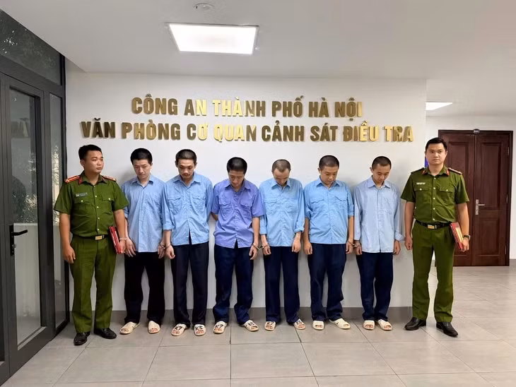 Nhóm nghi phạm tại cơ quan công an - Ảnh: Công an cung cấp