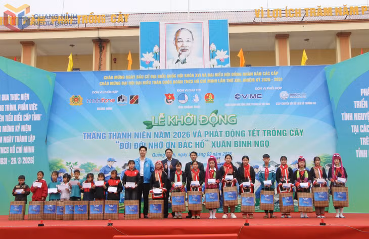 Trao tặng